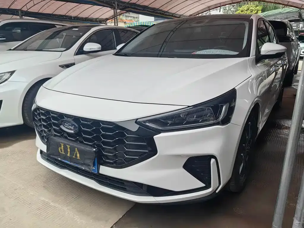Ford Focus 2023 из CN, фото 1