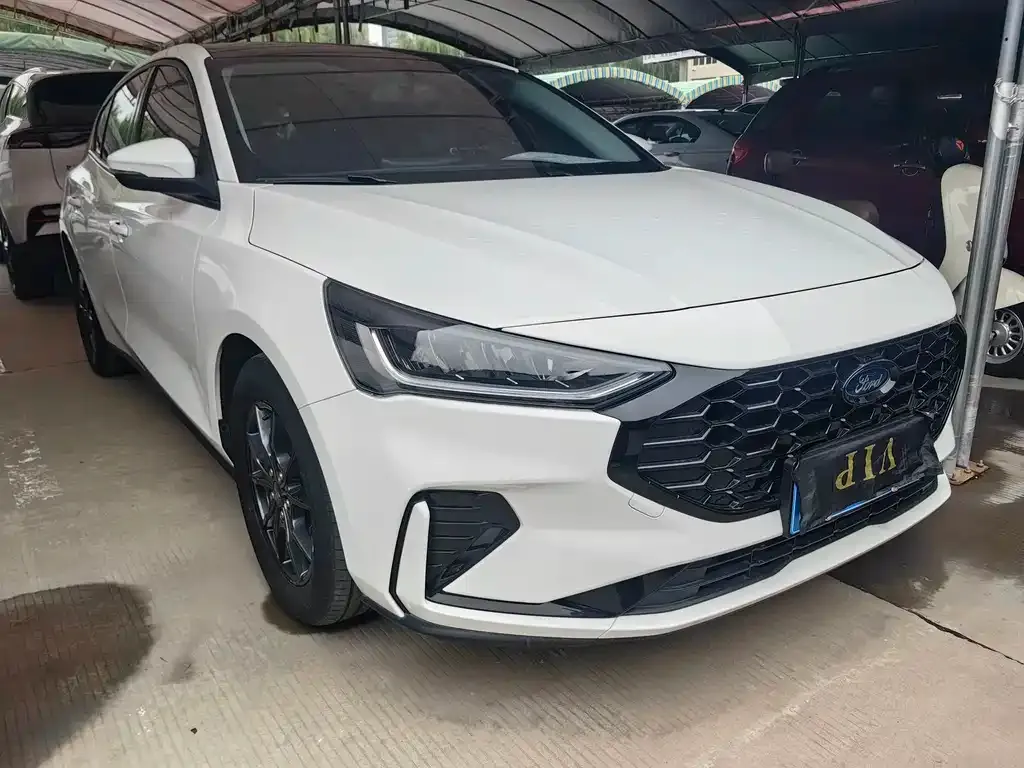 Ford Focus 2023 из CN, фото 3