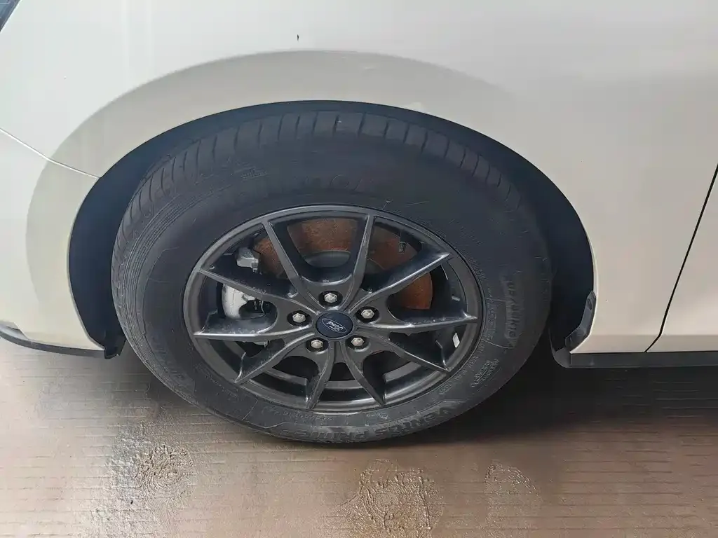 Ford Focus 2023 из CN, фото 4
