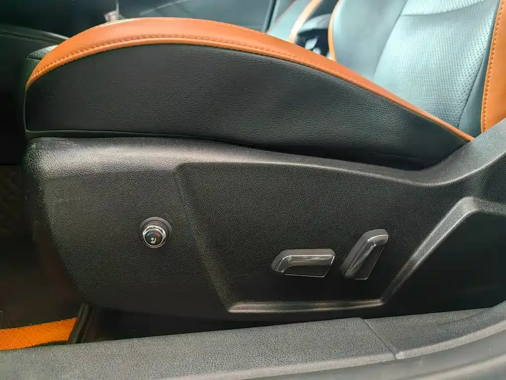 Ford Focus 2023 из CN, фото 8
