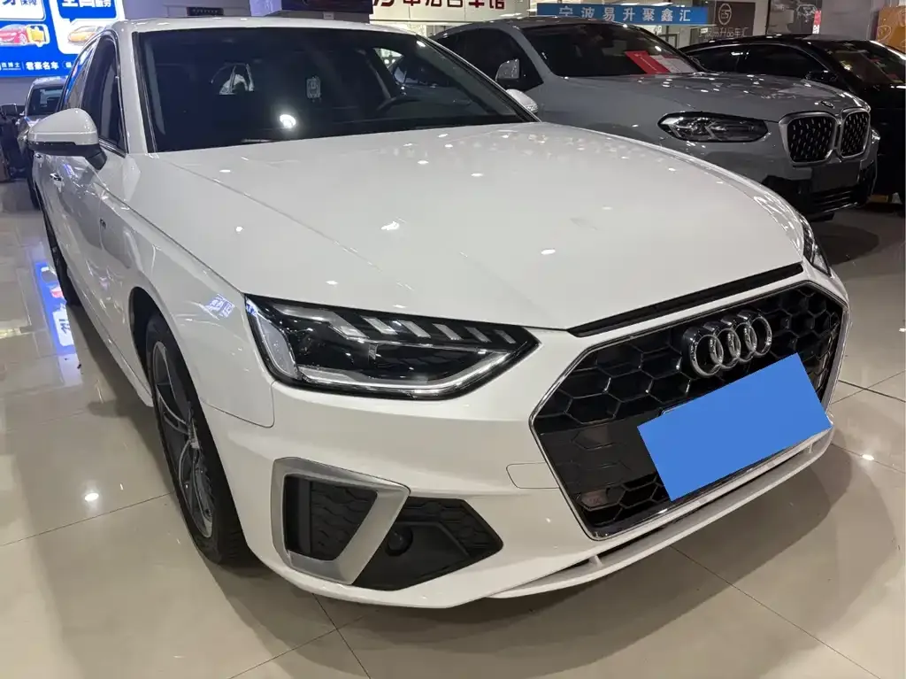 Audi A4L 2021 из CN, фото 2