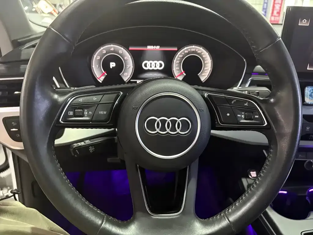 Audi A4L 2021 из CN, фото 7