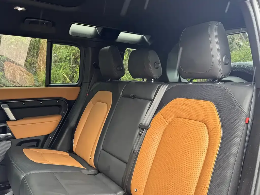 Land Rover Defender 2023 из CN, фото 8