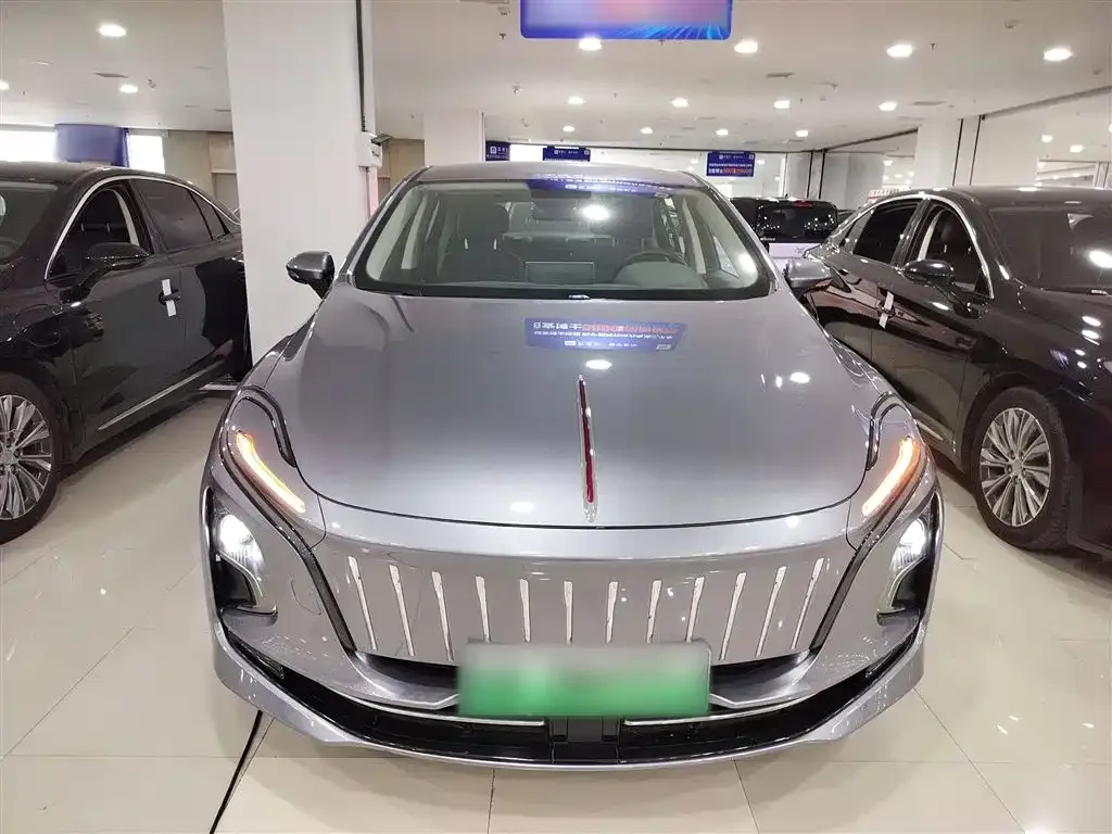 Hongqi E-QM5 2024 из CN, фото 3