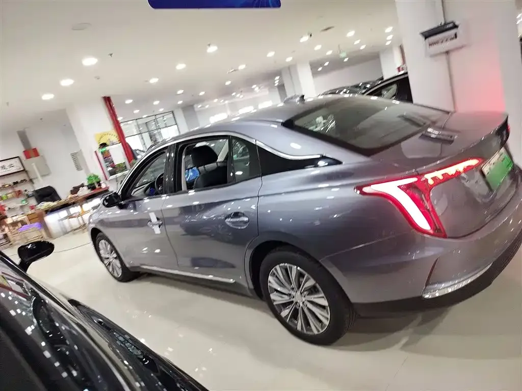 Hongqi E-QM5 2024 из CN, фото 5