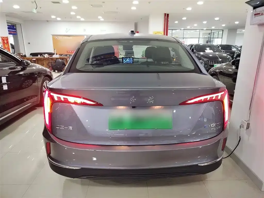 Hongqi E-QM5 2024 из CN, фото 6