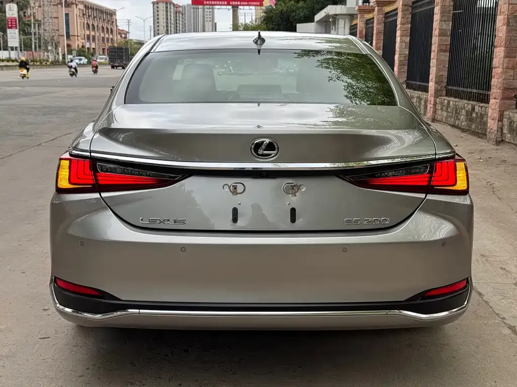 Lexus ES — фото 4