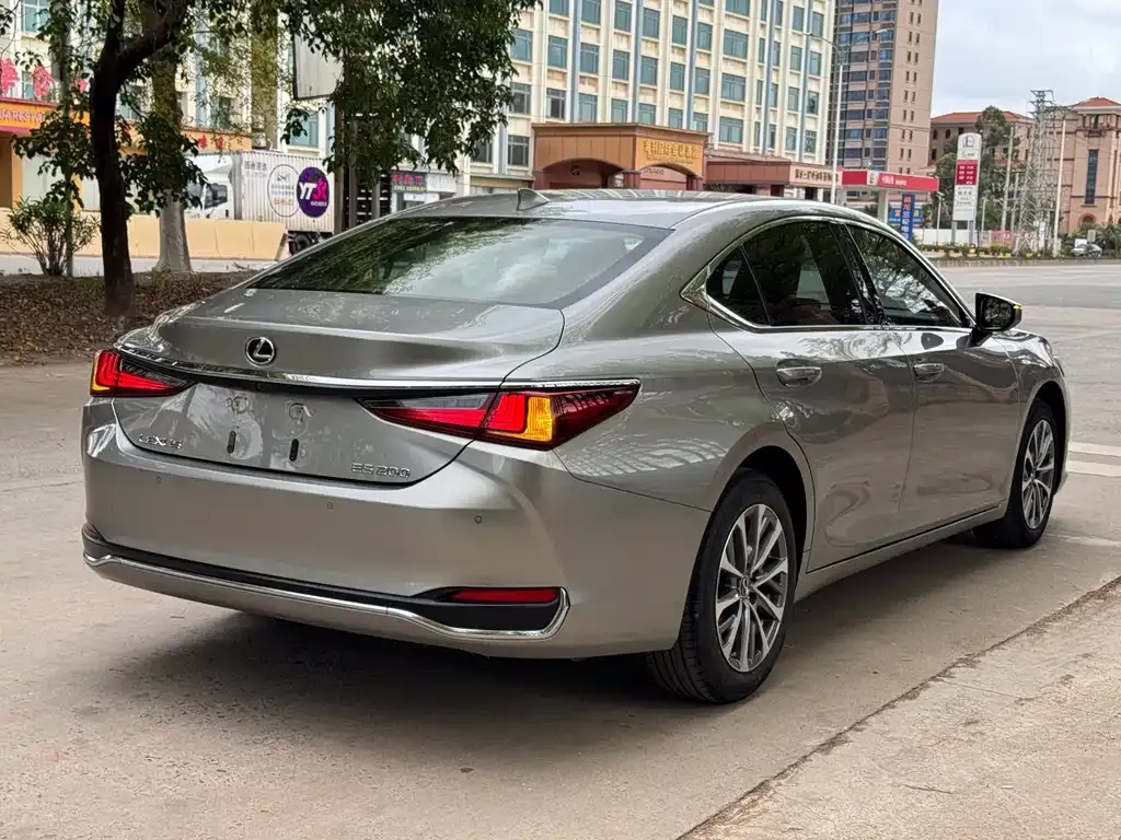 Lexus ES — фото 6