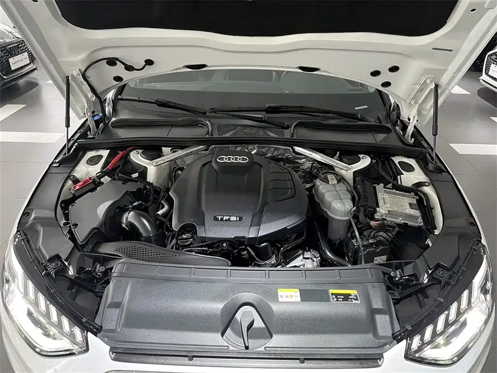 Audi A4L 2021 из CN, фото 8
