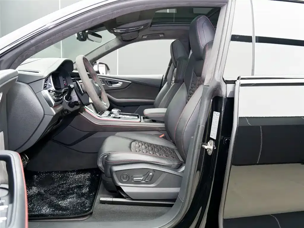 Audi RS Q8 2022 из CN, фото 9