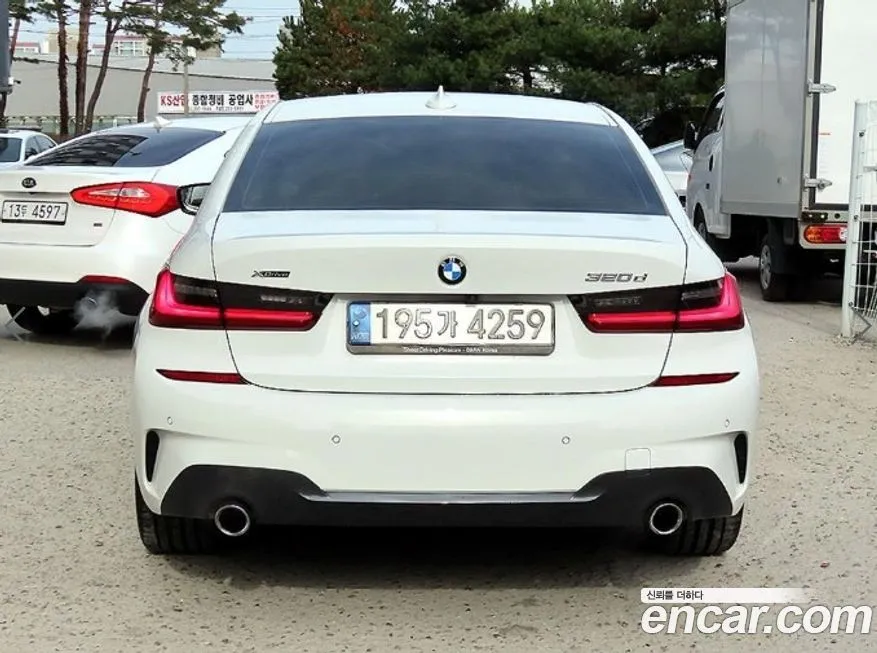 BMW 3-Series 2022 из KR, фото 4