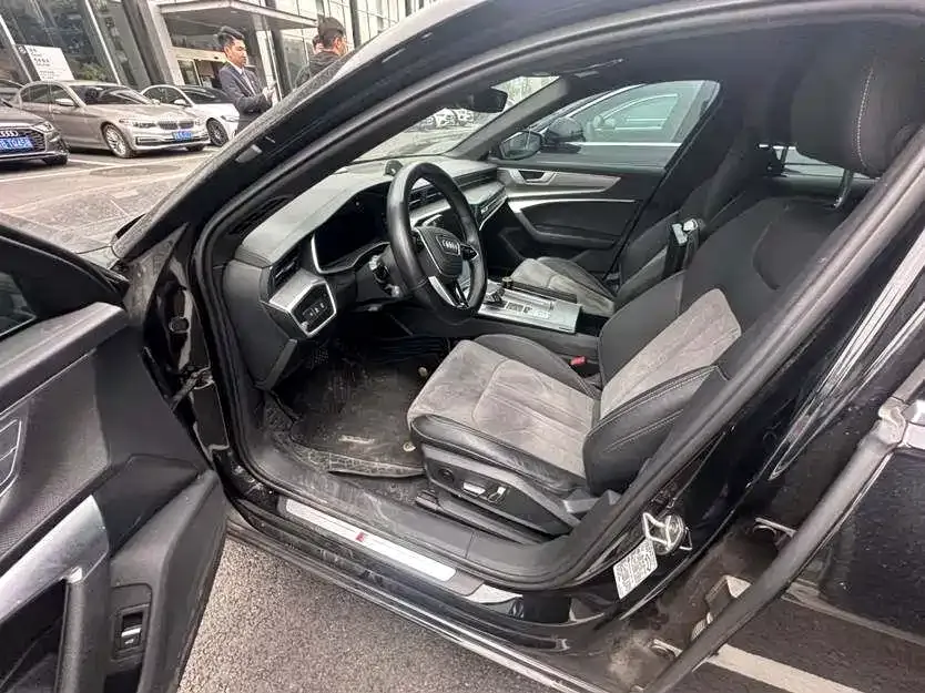 Audi A6L 2023 из CN, фото 4