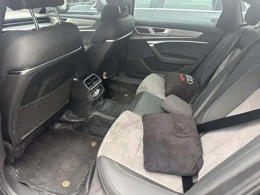 Audi A6L 2023 из CN, фото 8
