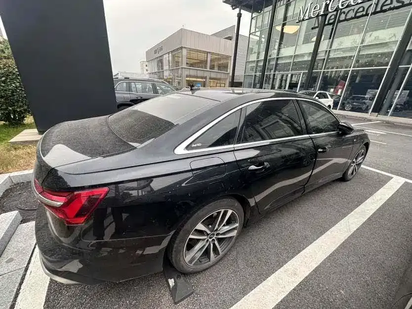 Audi A6L 2023 из CN, фото 9