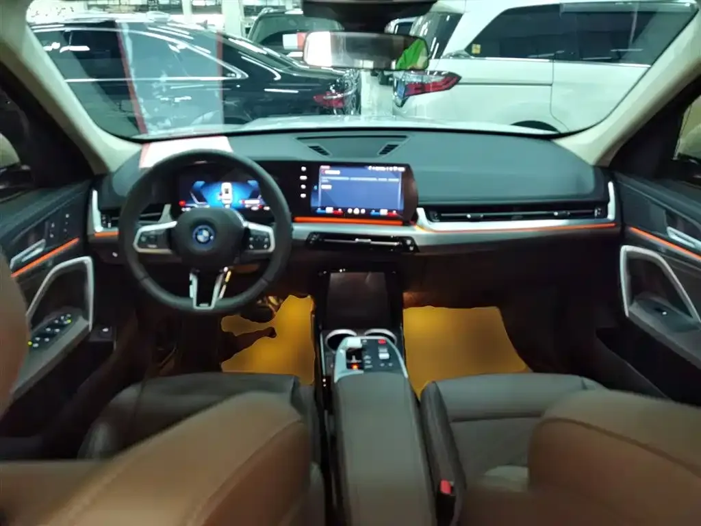 BMW iX1 2025 из CN, фото 10