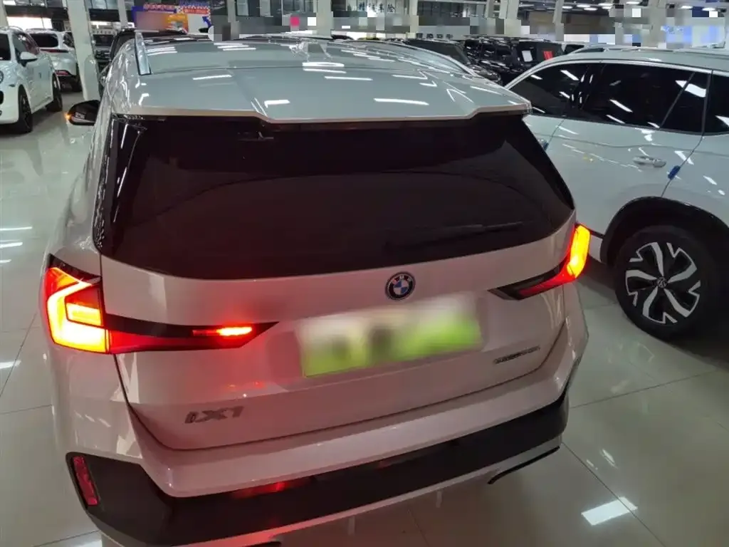 BMW iX1 2025 из CN, фото 6