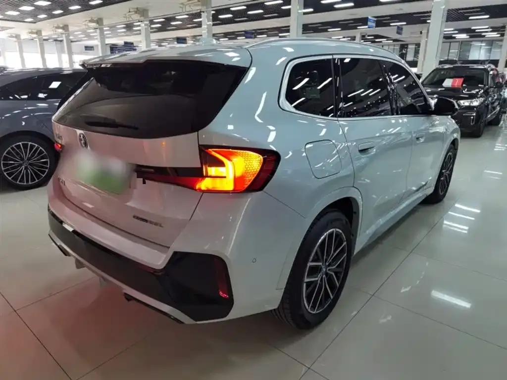 BMW iX1 2025 из CN, фото 7