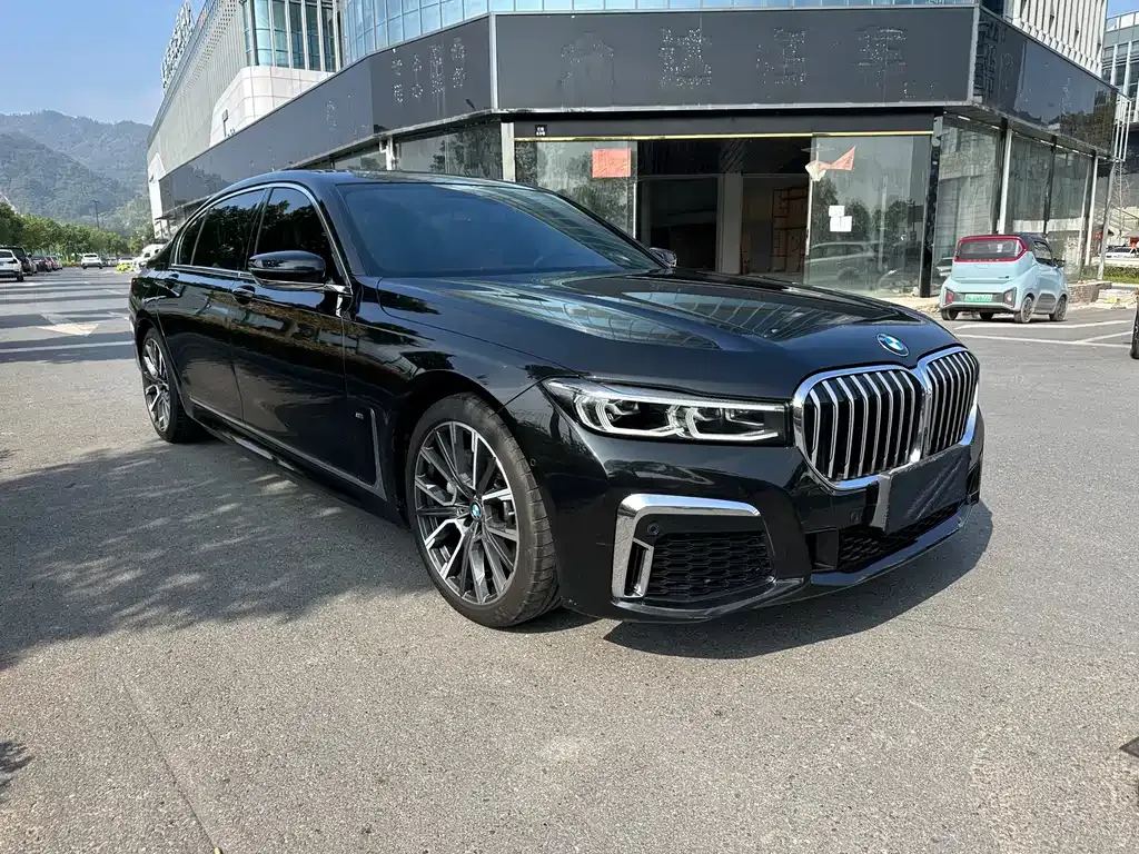BMW 7 Series 2021 из CN, фото 2