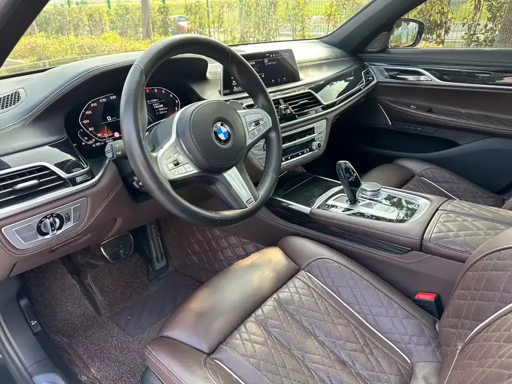 BMW 7 Series 2021 из CN, фото 6