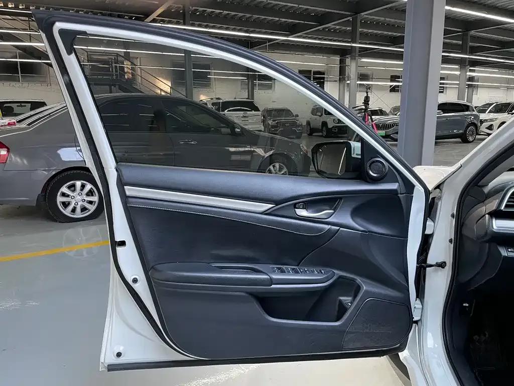 Honda Civic 2021 из CN, фото 8