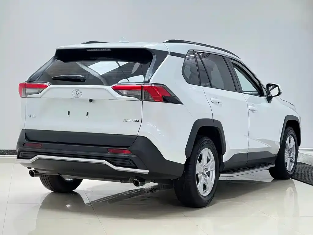 Toyota RAV4 2022 из CN, фото 4