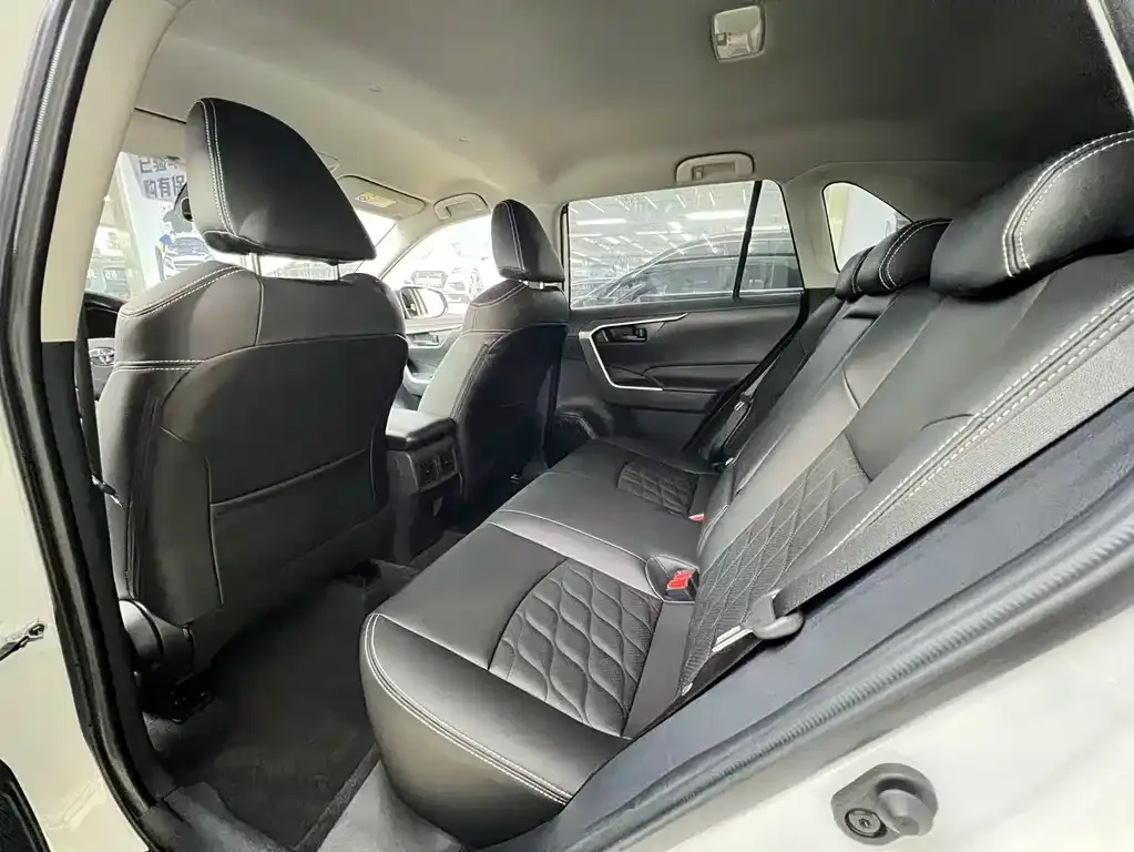 Toyota RAV4 2022 из CN, фото 7