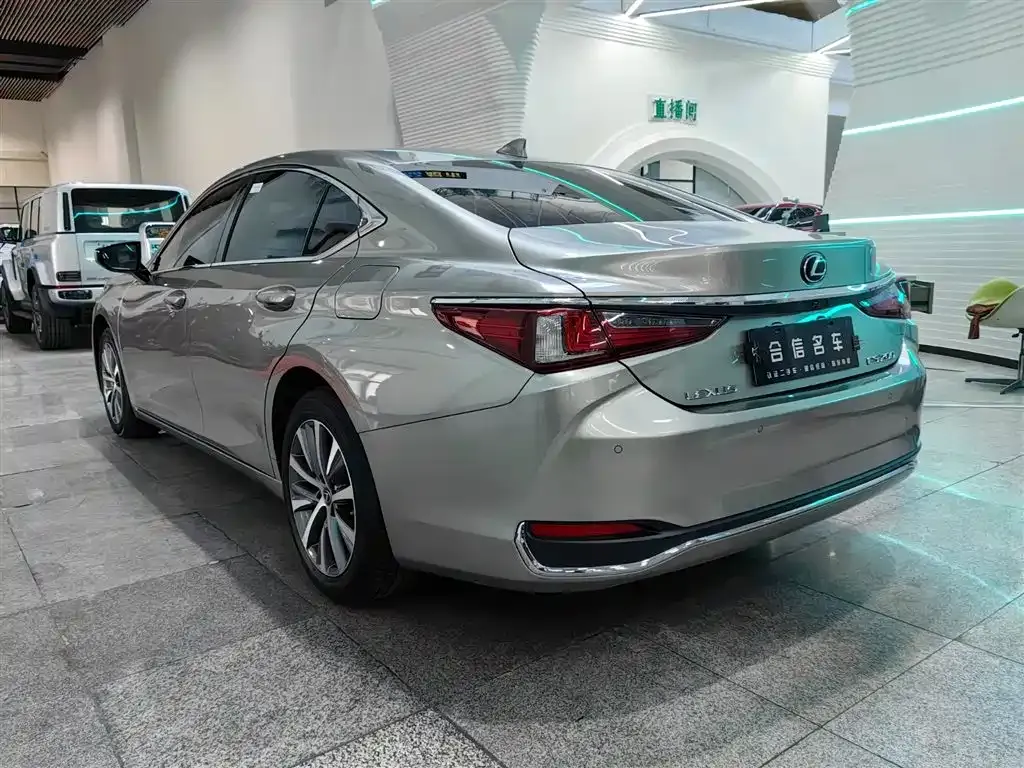 Lexus ES 2021 из CN, фото 4