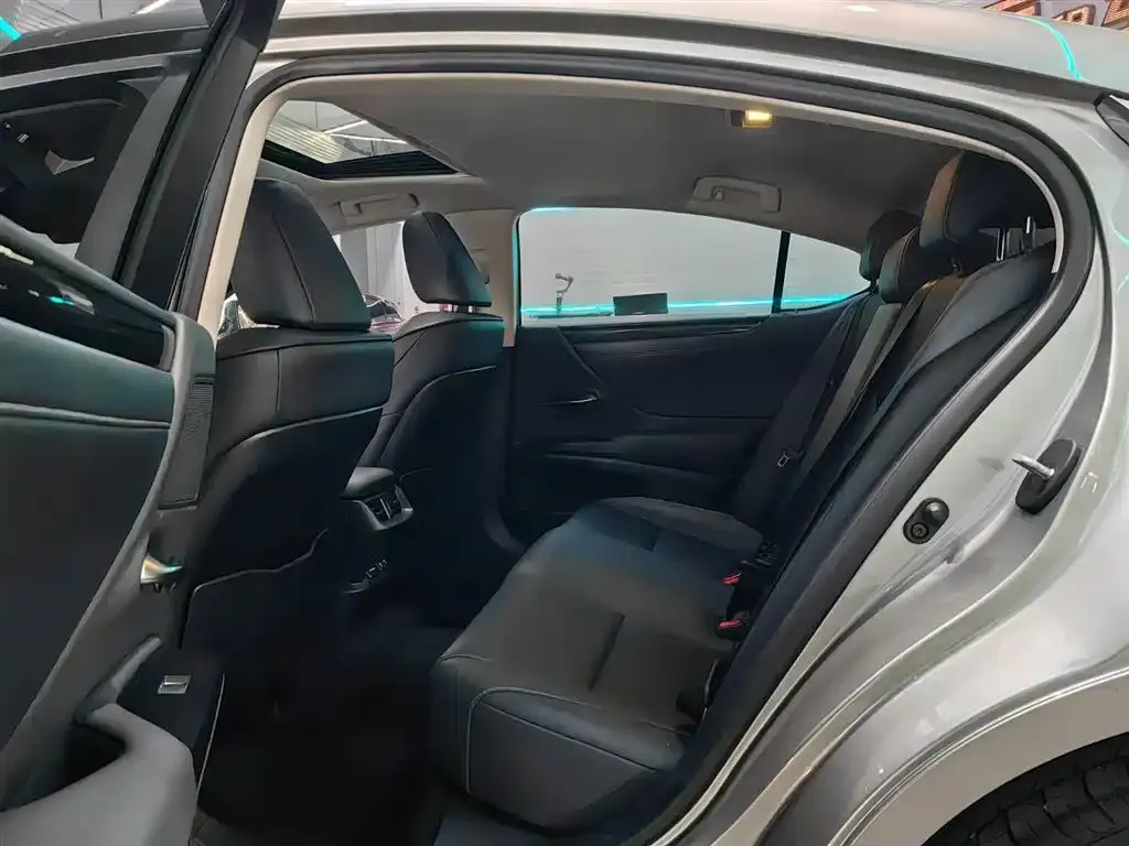 Lexus ES 2021 из CN, фото 8