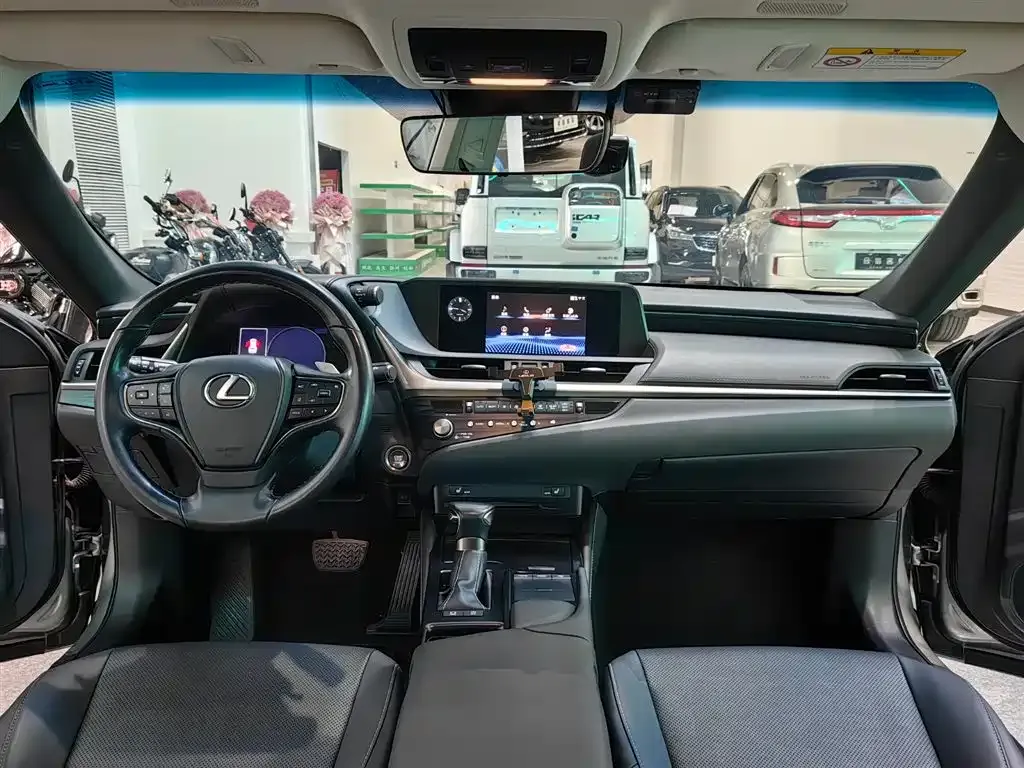 Lexus ES 2021 из CN, фото 9