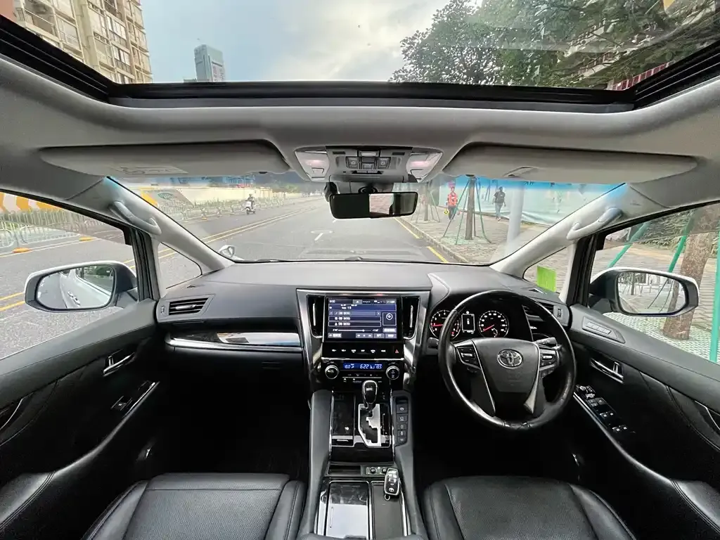 Toyota Vellfire 2023 из CN, фото 7