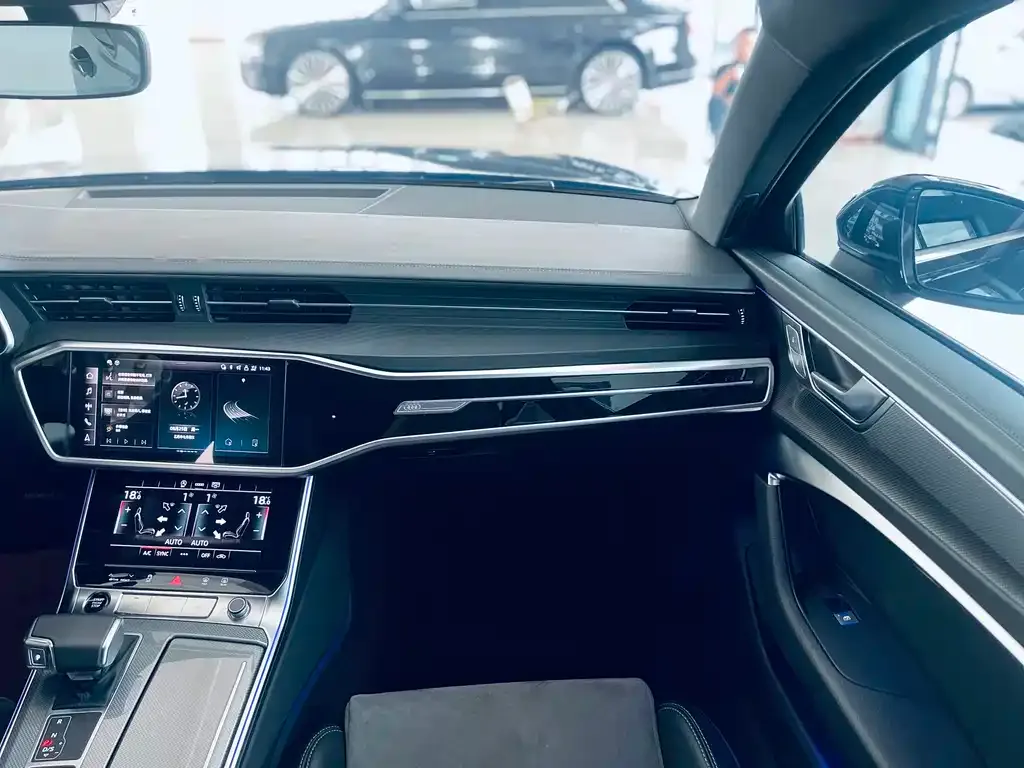 Audi A6L 2024 из CN, фото 10