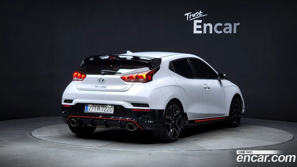 Hyundai Veloster — фото 2