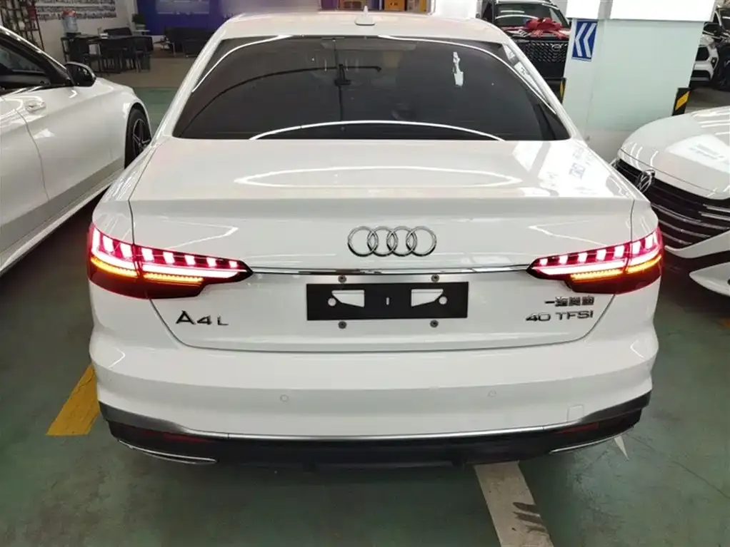 Audi A4L 2022 из CN, фото 7