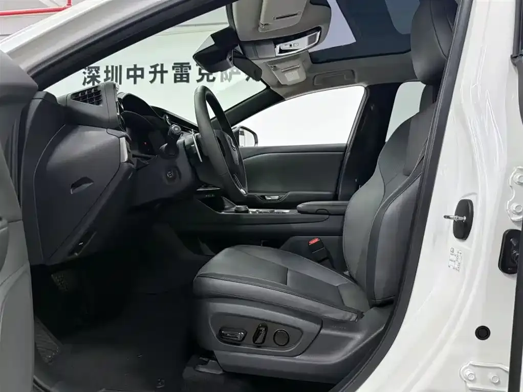 Lexus RZ 2023 из CN, фото 9