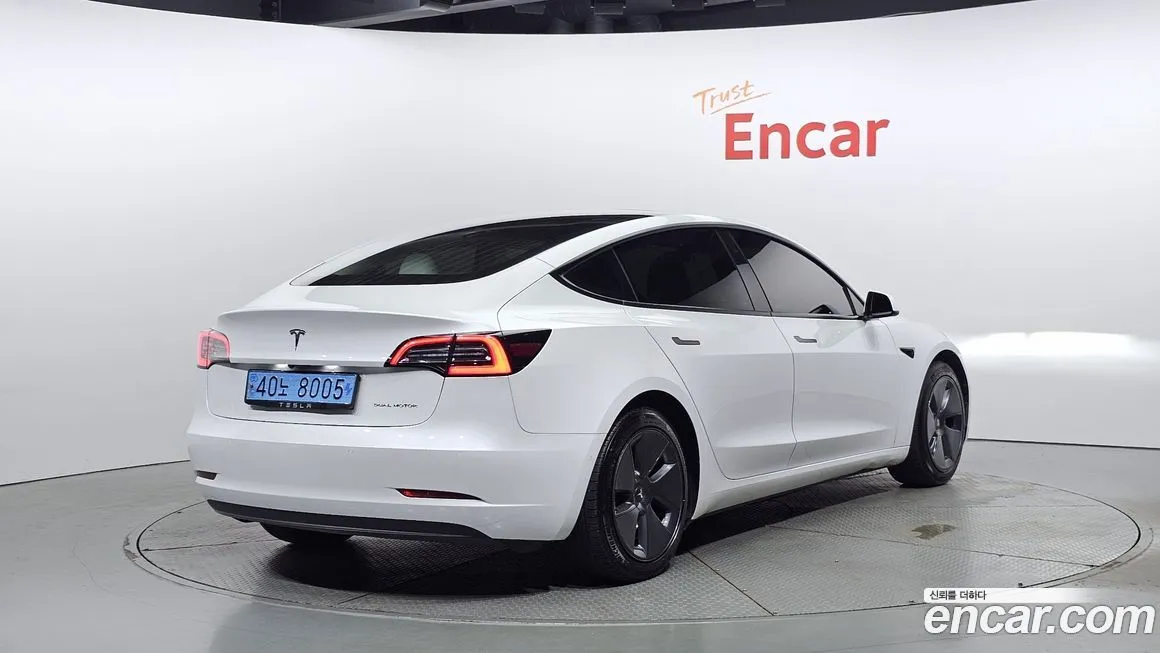 Tesla Model 3 — фото 2