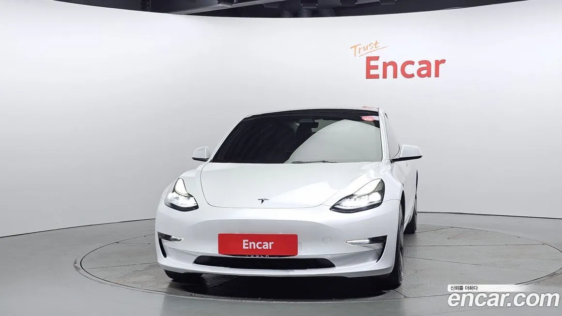 Tesla Model 3 — фото 3
