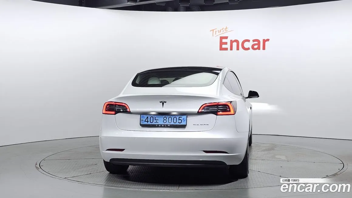 Tesla Model 3 — фото 4
