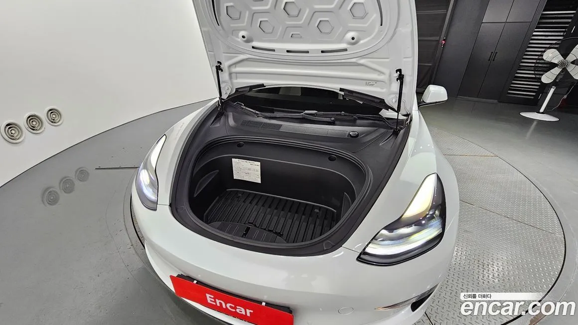 Tesla Model 3 — фото 6