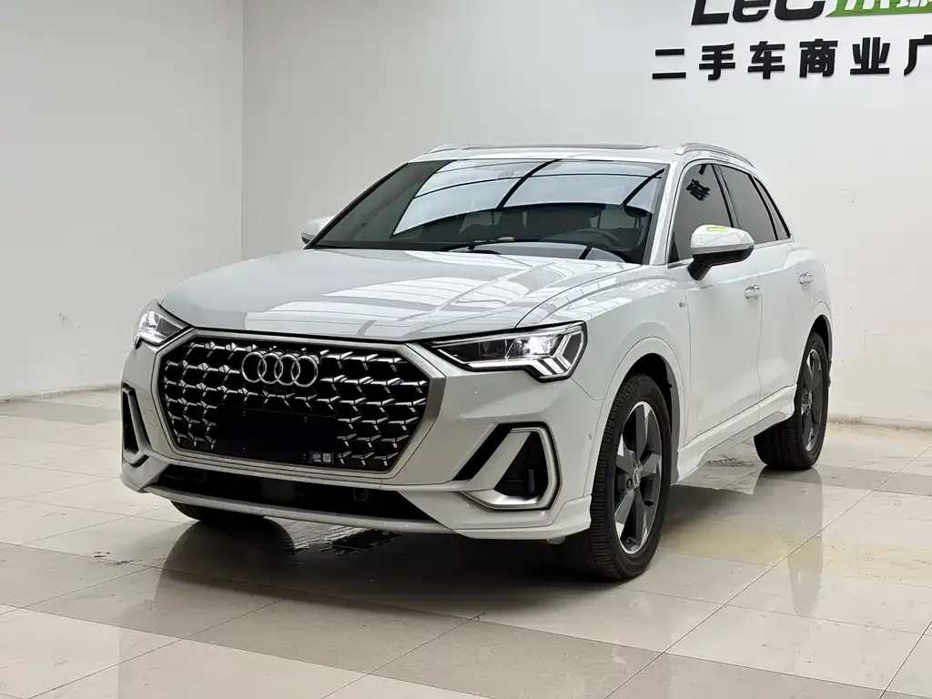 Audi Q3 2024 из CN, фото 1