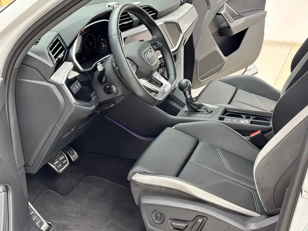 Audi Q3 2024 из CN, фото 5