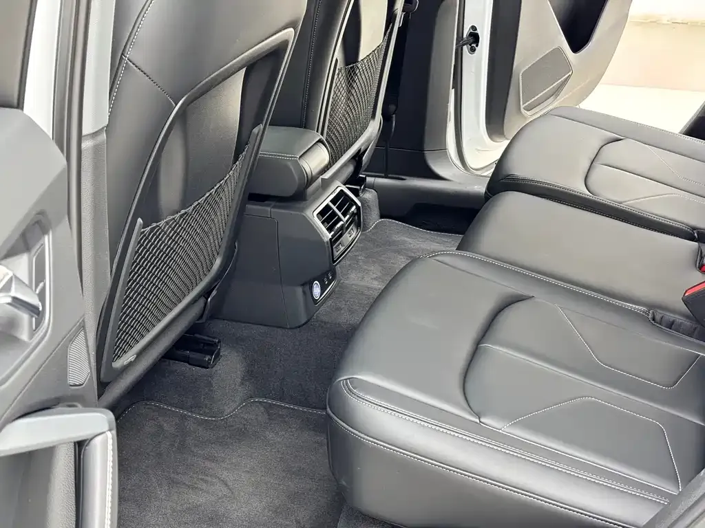 Audi Q3 2024 из CN, фото 6