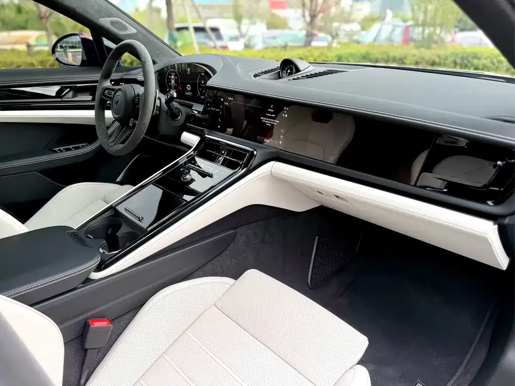 Porsche Panamera Hybrid 2025 из CN, фото 7