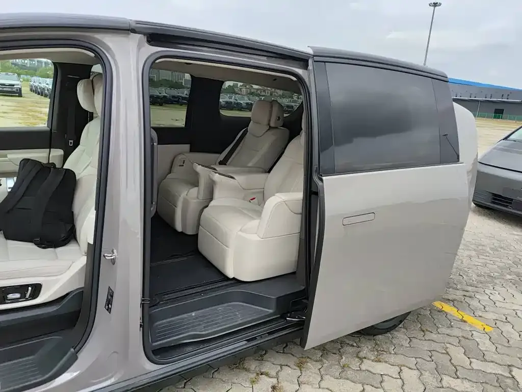 Li Auto MEGA 2024 из CN, фото 8