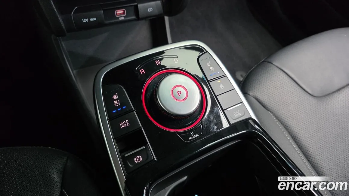 Kia Niro — фото 9