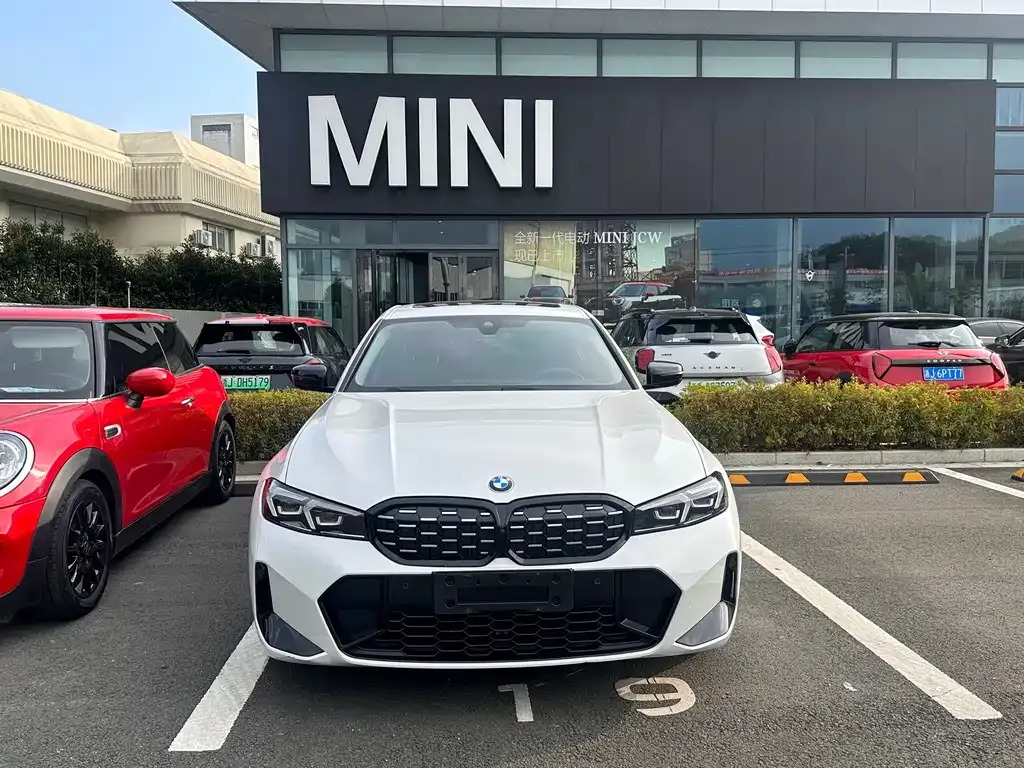 BMW 3 Series 2023 из CN, фото 2