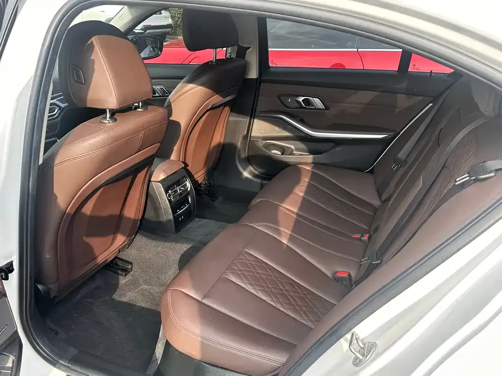BMW 3 Series 2023 из CN, фото 6