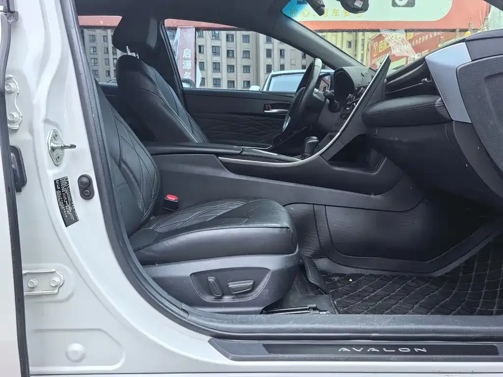 Toyota Avalon 2022 из CN, фото 10