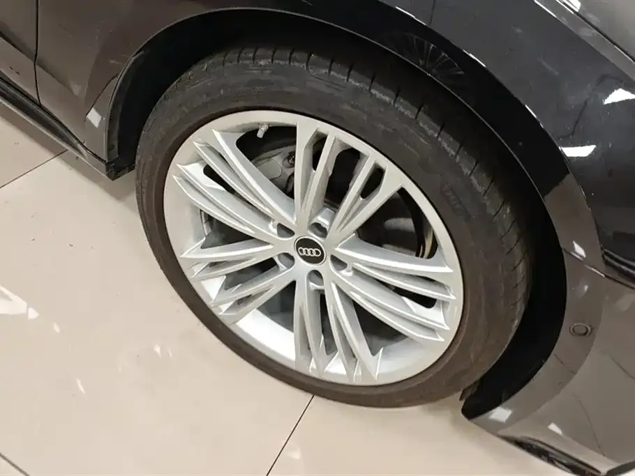 Audi A7L 2024 из CN, фото 6