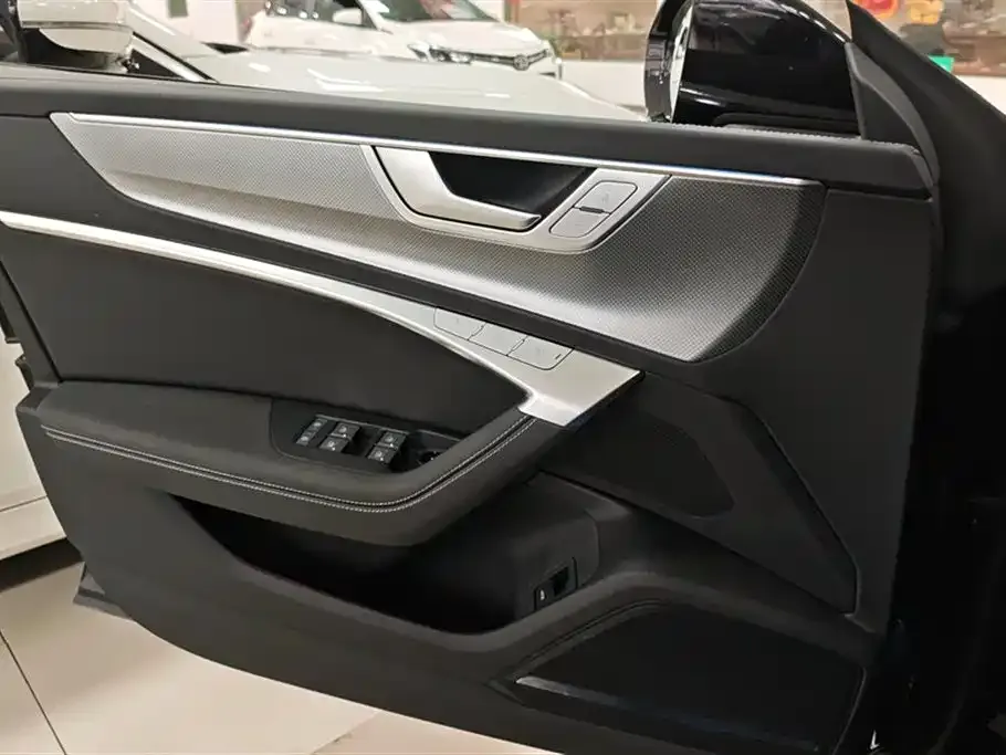 Audi A7L 2024 из CN, фото 7