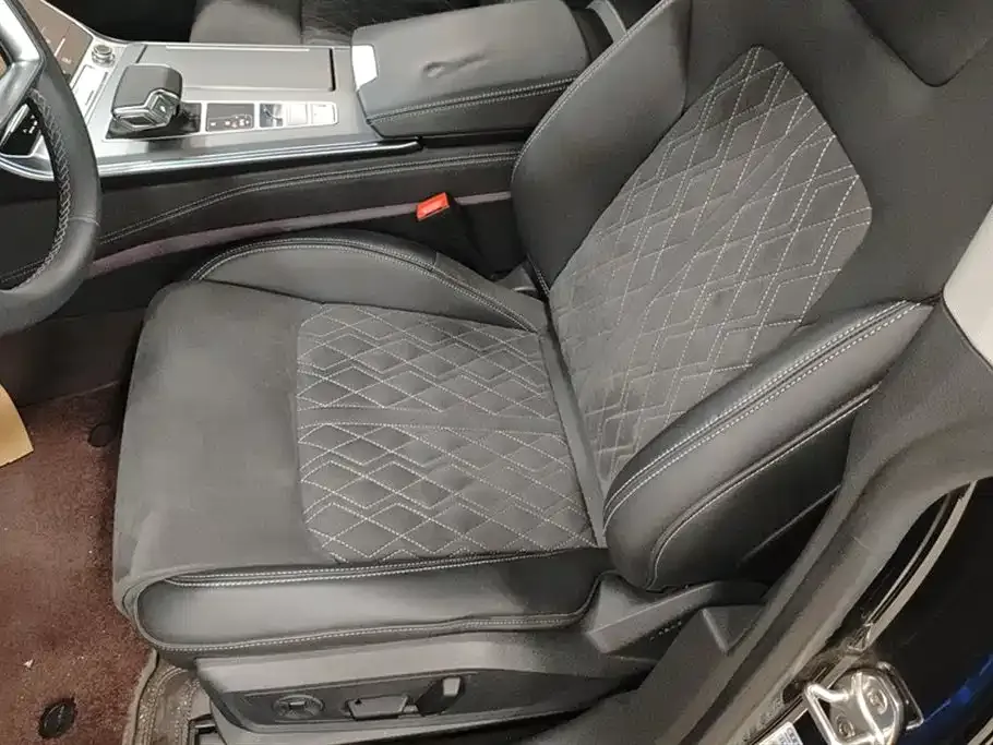 Audi A7L 2024 из CN, фото 9